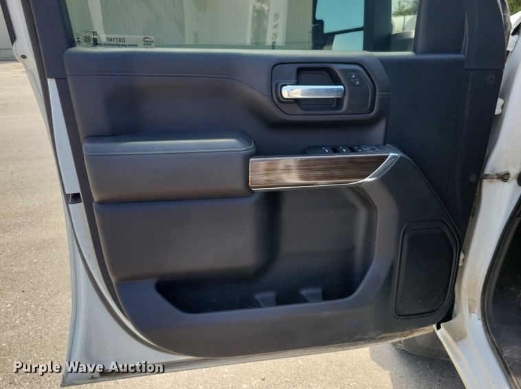 image for item DX7197 2021 Chevrolet Silverado 3500HD Crew Cab pickup truck