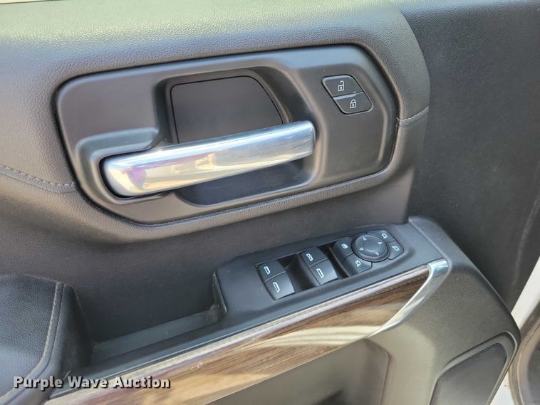 image for item DX7197 2021 Chevrolet Silverado 3500HD Crew Cab pickup truck