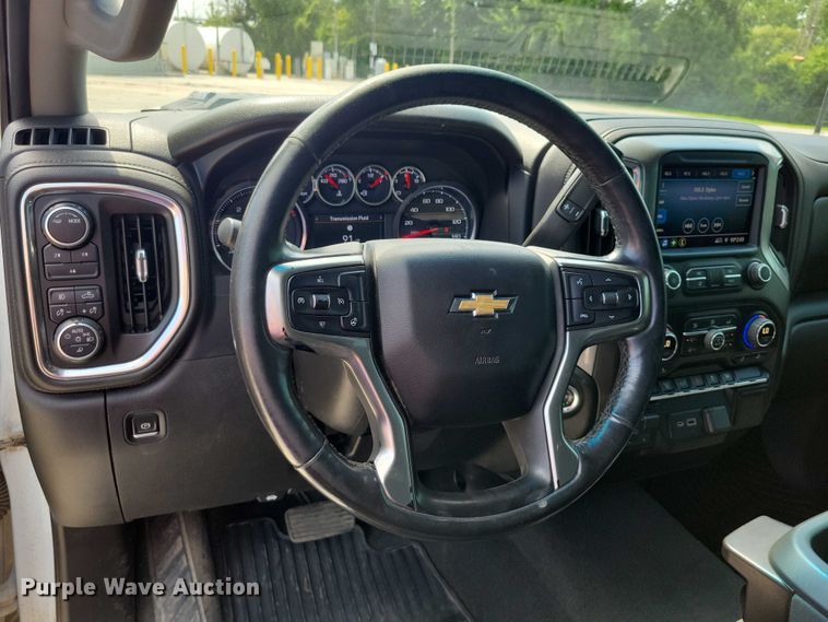 image for item DX7197 2021 Chevrolet Silverado 3500HD Crew Cab pickup truck