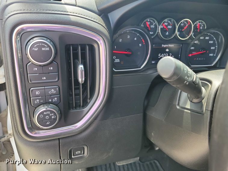 image for item DX7197 2021 Chevrolet Silverado 3500HD Crew Cab pickup truck