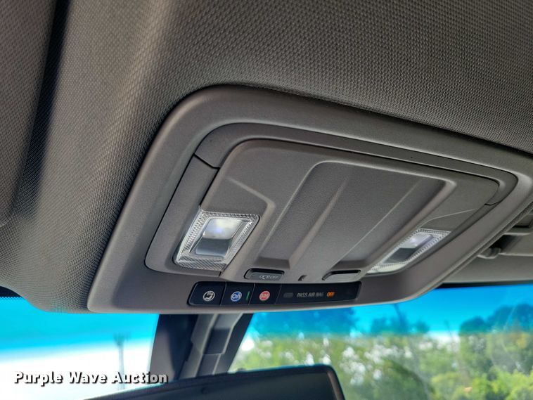 image for item DX7197 2021 Chevrolet Silverado 3500HD Crew Cab pickup truck