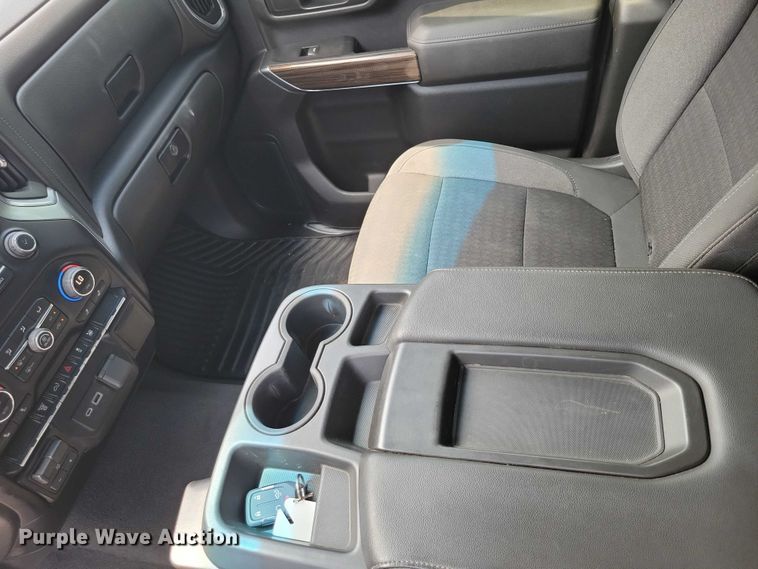 image for item DX7197 2021 Chevrolet Silverado 3500HD Crew Cab pickup truck