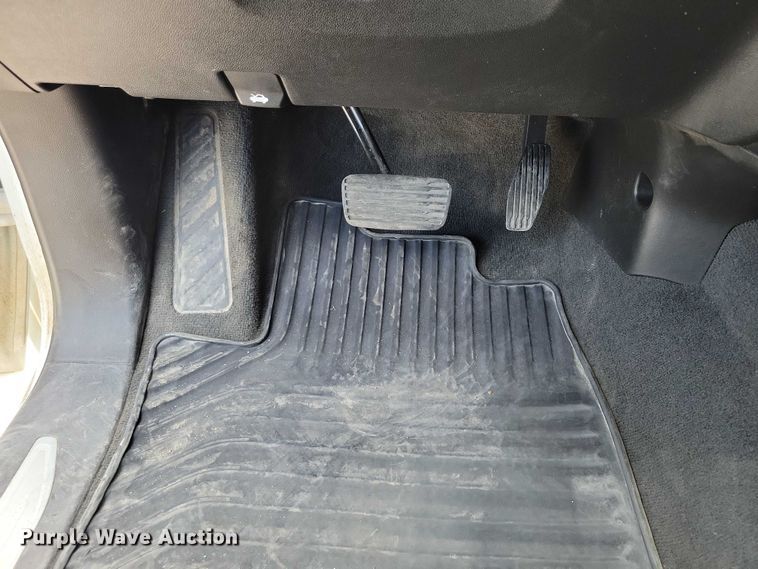 image for item DX7197 2021 Chevrolet Silverado 3500HD Crew Cab pickup truck