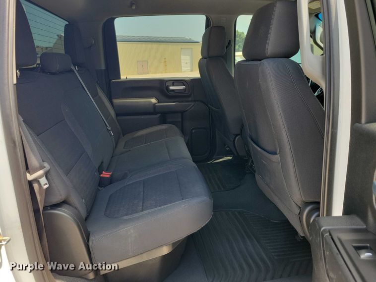 image for item DX7197 2021 Chevrolet Silverado 3500HD Crew Cab pickup truck