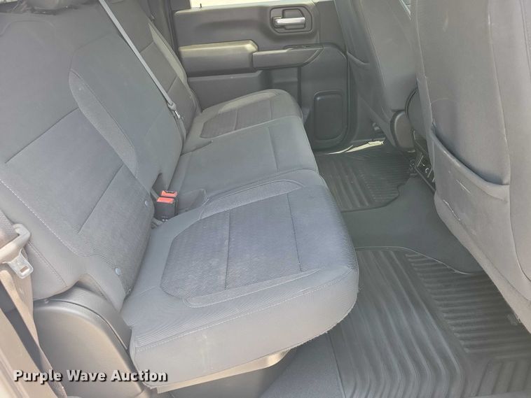 image for item DX7197 2021 Chevrolet Silverado 3500HD Crew Cab pickup truck