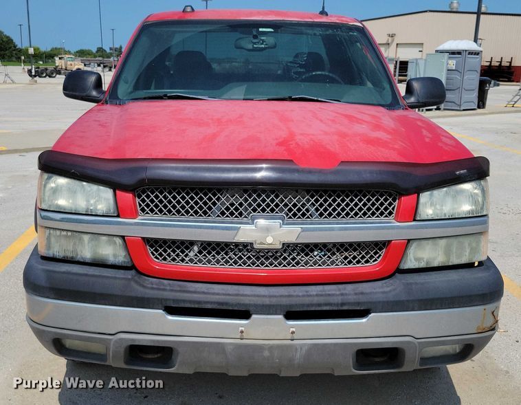 image for item DX7199 2004 Chevrolet Silverado 1500 Ext. Cab pickup truck