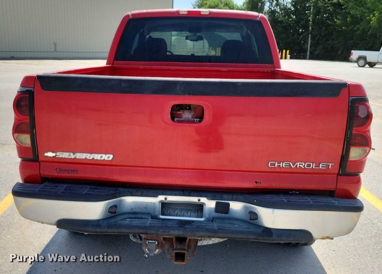 image for item DX7199 2004 Chevrolet Silverado 1500 Ext. Cab pickup truck