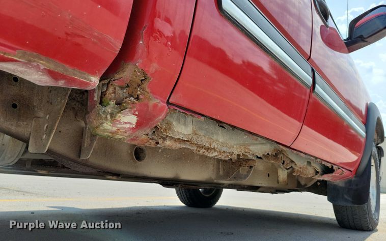 image for item DX7199 2004 Chevrolet Silverado 1500 Ext. Cab pickup truck