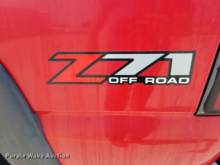 image for item DX7199 2004 Chevrolet Silverado 1500 Ext. Cab pickup truck