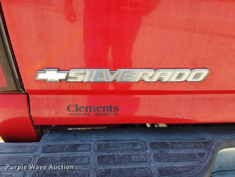 image for item DX7199 2004 Chevrolet Silverado 1500 Ext. Cab pickup truck