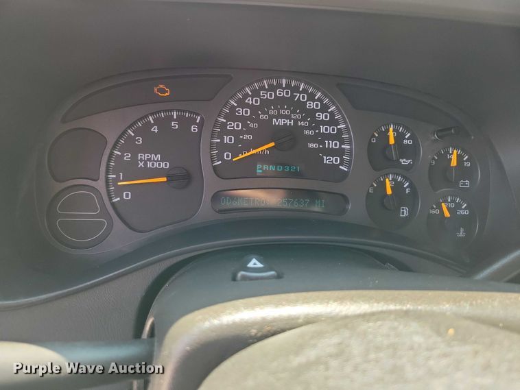 image for item DX7199 2004 Chevrolet Silverado 1500 Ext. Cab pickup truck