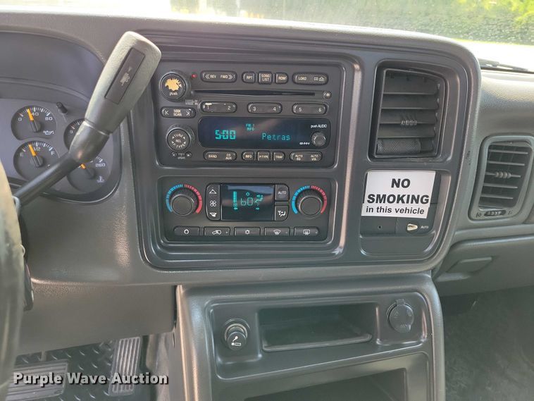 image for item DX7199 2004 Chevrolet Silverado 1500 Ext. Cab pickup truck