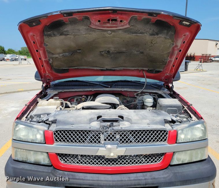 image for item DX7199 2004 Chevrolet Silverado 1500 Ext. Cab pickup truck