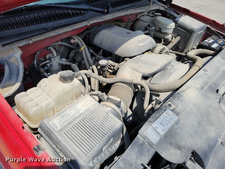 image for item DX7199 2004 Chevrolet Silverado 1500 Ext. Cab pickup truck