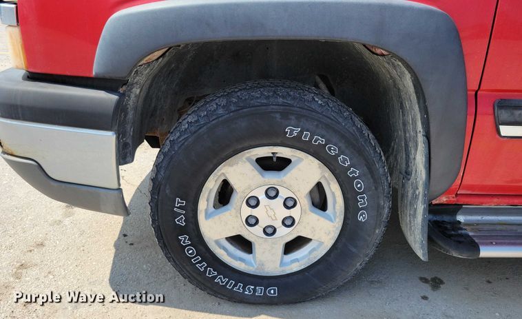 image for item DX7199 2004 Chevrolet Silverado 1500 Ext. Cab pickup truck