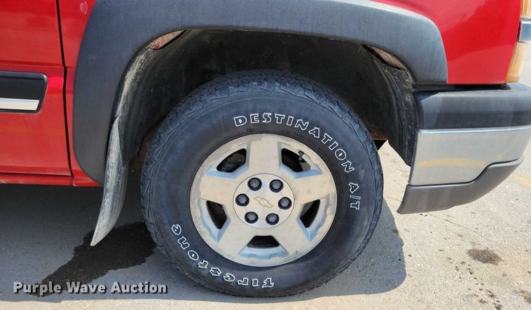 image for item DX7199 2004 Chevrolet Silverado 1500 Ext. Cab pickup truck