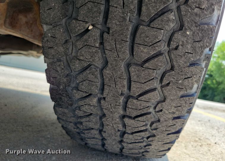 image for item DX7199 2004 Chevrolet Silverado 1500 Ext. Cab pickup truck