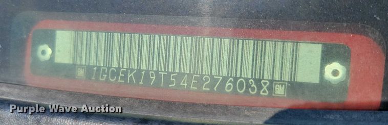 image for item DX7199 2004 Chevrolet Silverado 1500 Ext. Cab pickup truck