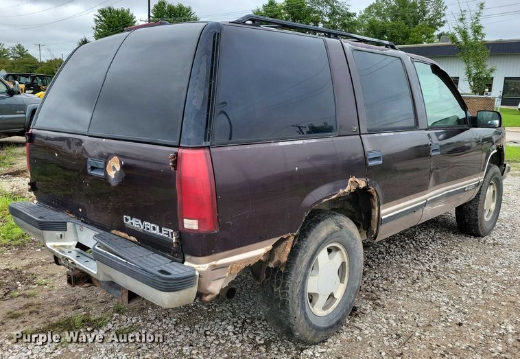image for item DX7204 1996 Chevrolet 1500 Tahoe SUV
