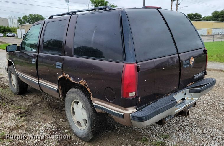 image for item DX7204 1996 Chevrolet 1500 Tahoe SUV