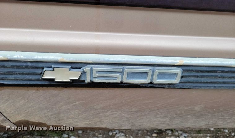 image for item DX7204 1996 Chevrolet 1500 Tahoe SUV