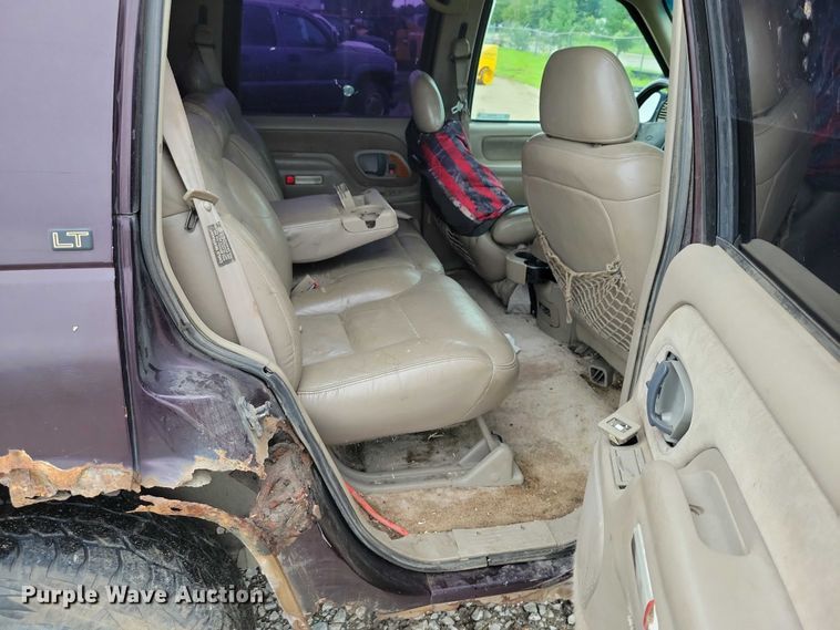 image for item DX7204 1996 Chevrolet 1500 Tahoe SUV