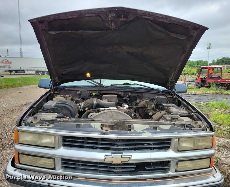 image for item DX7204 1996 Chevrolet 1500 Tahoe SUV