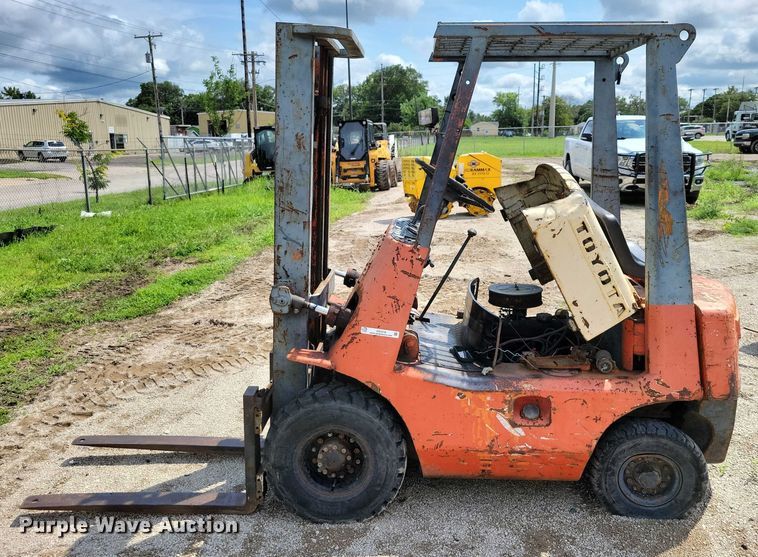 image for item DX7218 Toyota forklift