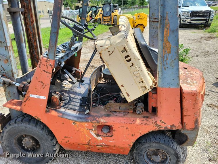 image for item DX7218 Toyota forklift