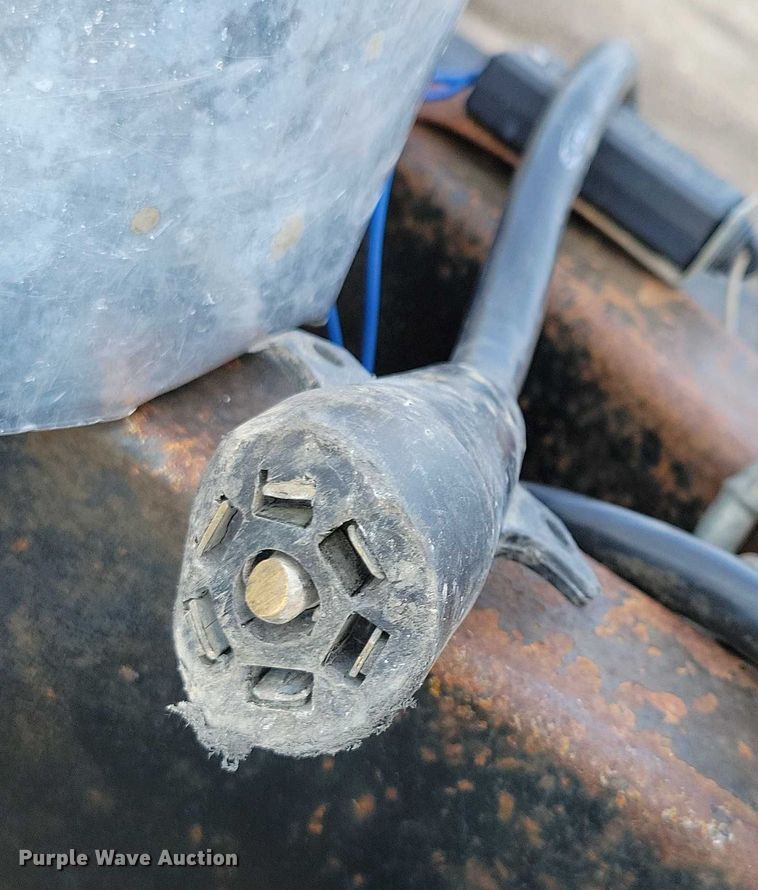 image for item DX7219 2014 Team Spirit Trailers of Elk enclosed cargo trailer