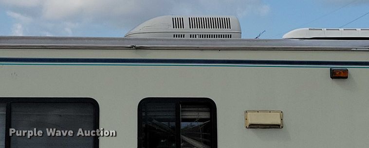 image for item DX7221 1993 Damon Challenger  310 MTL RV