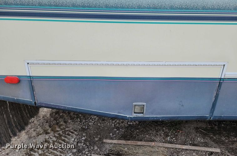 image for item DX7221 1993 Damon Challenger  310 MTL RV