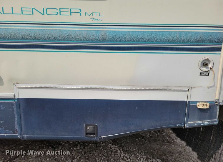 image for item DX7221 1993 Damon Challenger  310 MTL RV