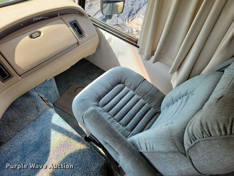 image for item DX7221 1993 Damon Challenger  310 MTL RV