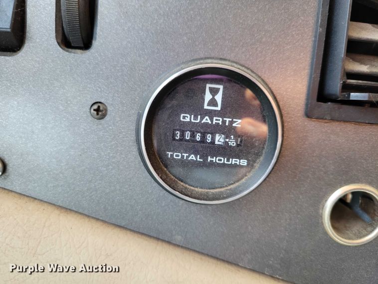 image for item DX7221 1993 Damon Challenger  310 MTL RV