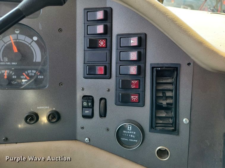 image for item DX7221 1993 Damon Challenger  310 MTL RV