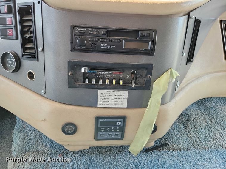 image for item DX7221 1993 Damon Challenger  310 MTL RV