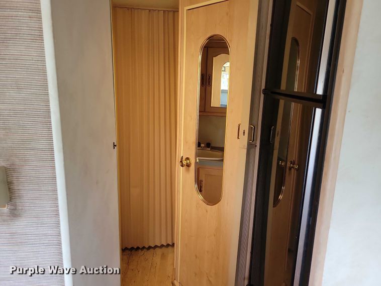 image for item DX7221 1993 Damon Challenger  310 MTL RV