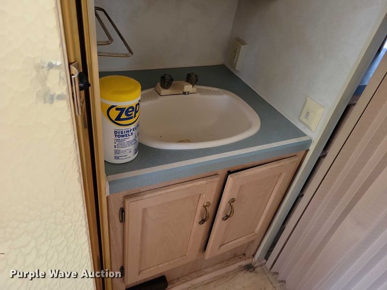 image for item DX7221 1993 Damon Challenger  310 MTL RV