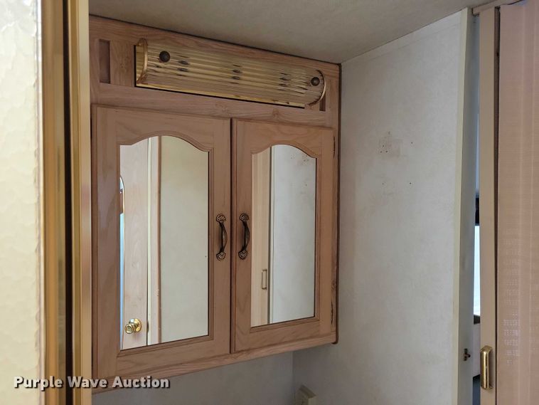 image for item DX7221 1993 Damon Challenger  310 MTL RV