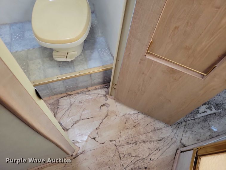 image for item DX7221 1993 Damon Challenger  310 MTL RV