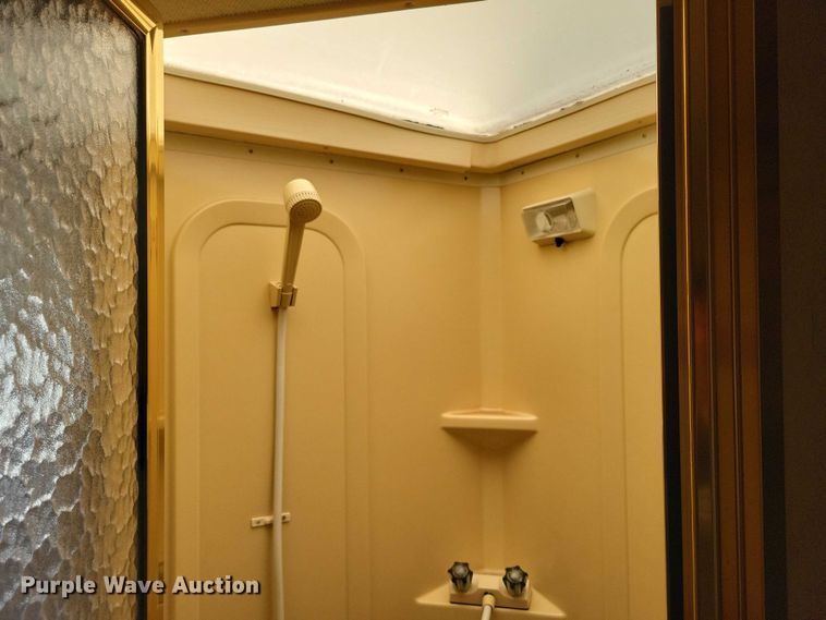 image for item DX7221 1993 Damon Challenger  310 MTL RV