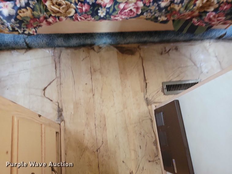 image for item DX7221 1993 Damon Challenger  310 MTL RV