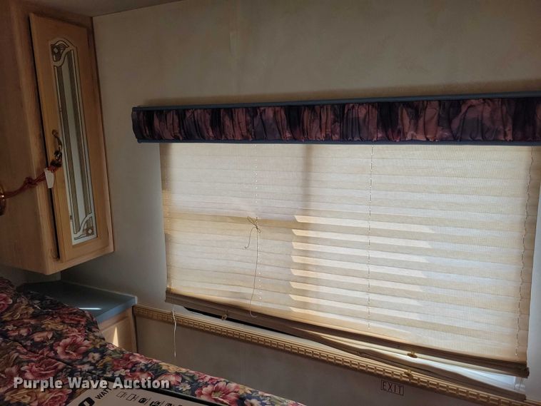 image for item DX7221 1993 Damon Challenger  310 MTL RV