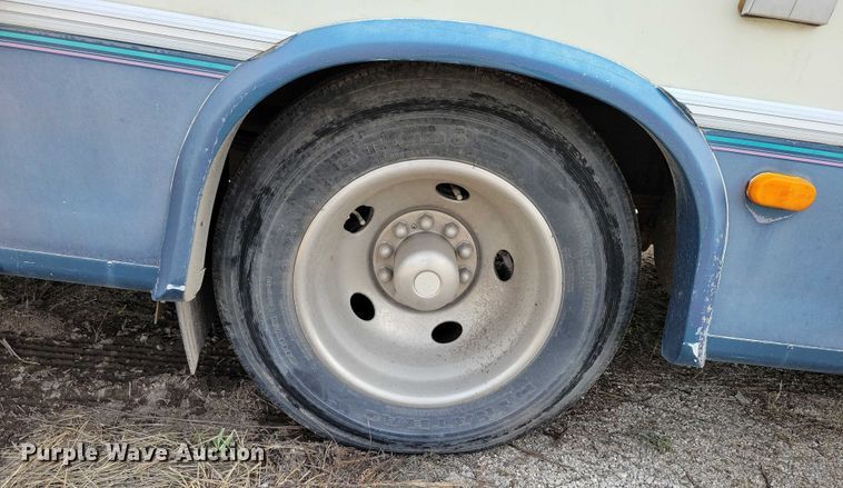 image for item DX7221 1993 Damon Challenger  310 MTL RV