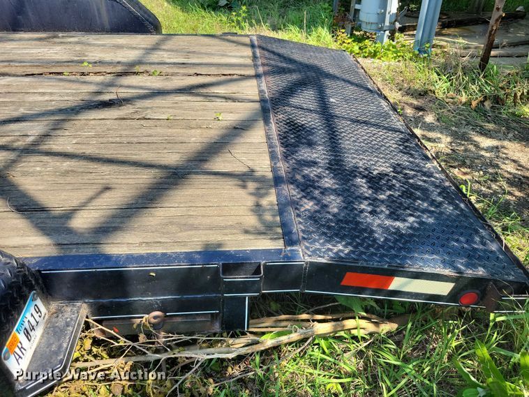 image for item DX7238 2004 Top 3 Trailers utility trailer