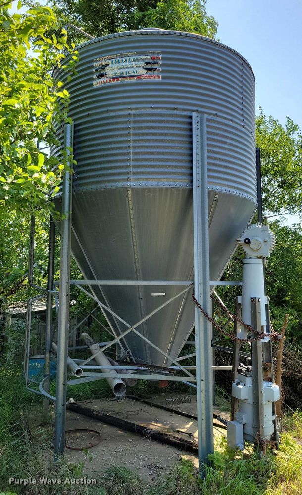image for item DX7240 Grain silo