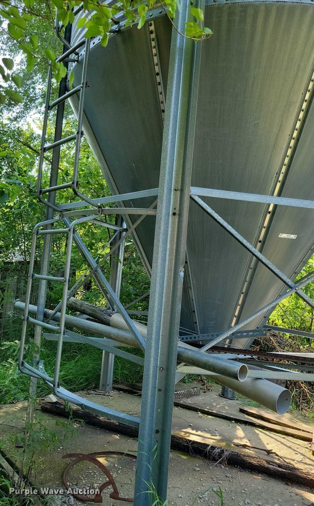 image for item DX7240 Grain silo