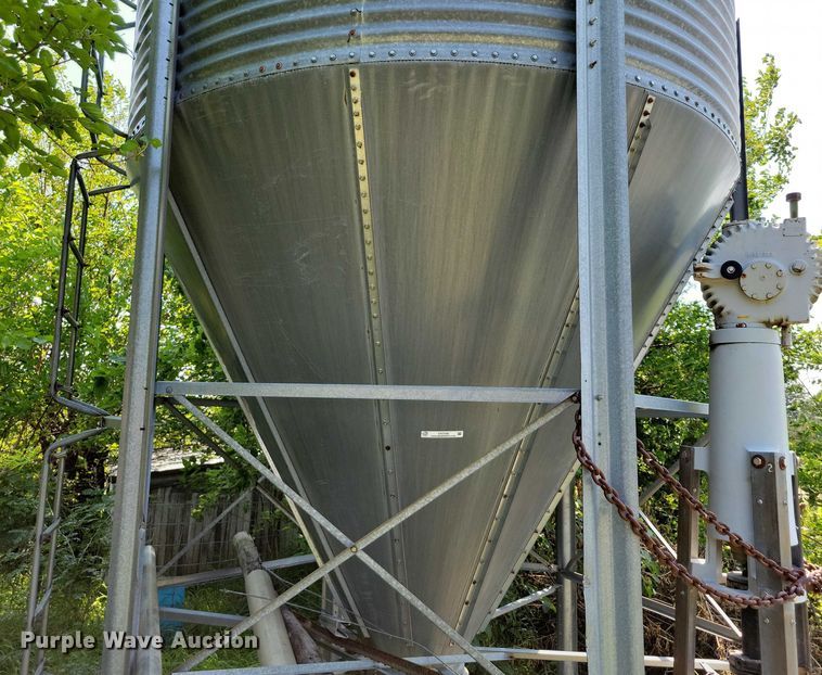 image for item DX7240 Grain silo