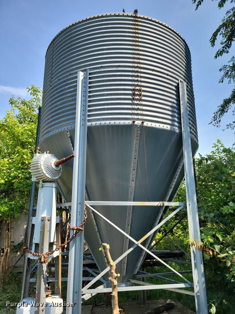 image for item DX7240 Grain silo